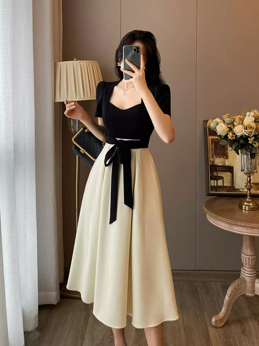 Hepburn ความรู้สึกสูงขึ้นเอวสูง และกระโปรง